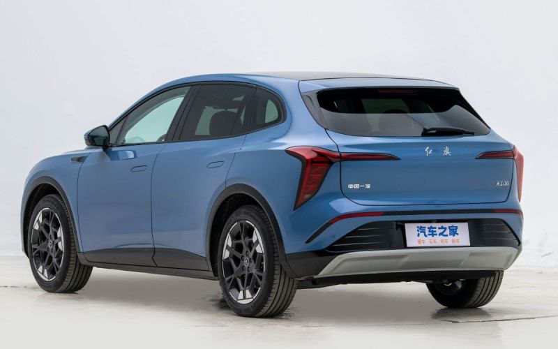 
            3 новинки от Hongqi: «умные» седан, кроссовер и летающий автомобиль
        