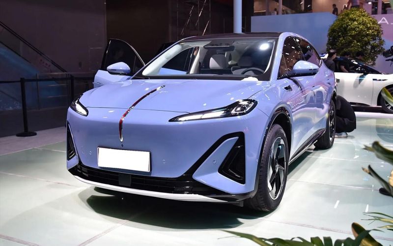 
            3 новинки от Hongqi: «умные» седан, кроссовер и летающий автомобиль
        