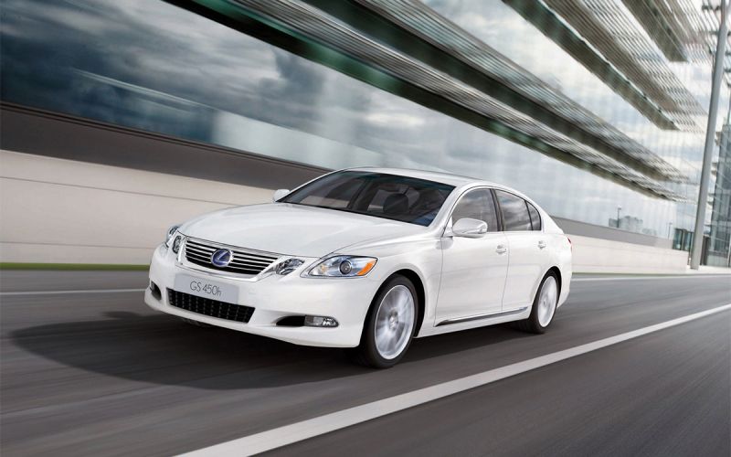 
            5 автомобилей — героев мемов. Ироничный обзор к 1 апреля
        