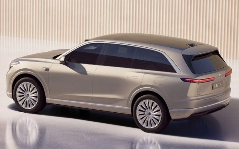 5 значимых премьер Шанхайского автосалона. От «Светлячка» до царь-мотора