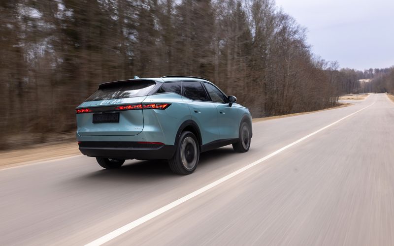 
            7 ступеней принятия. Первый тест флагманского кроссовера Omoda C7
        