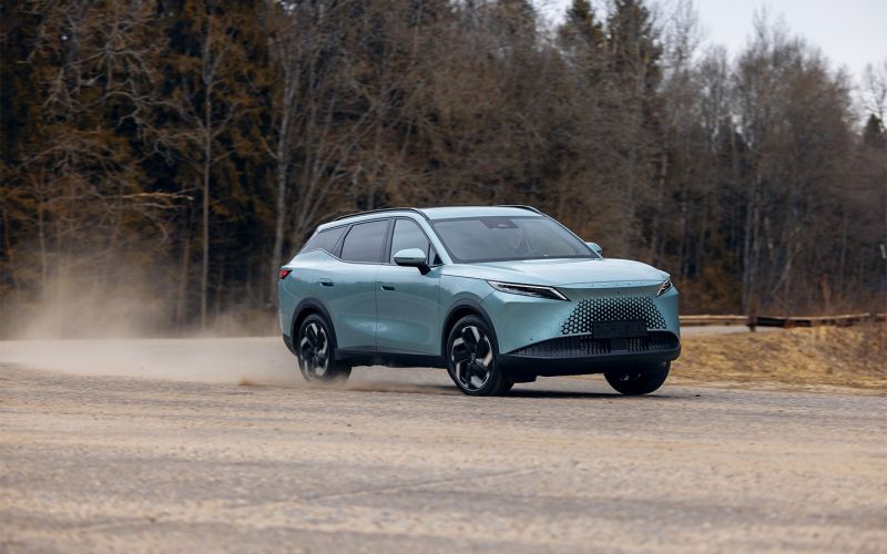 
            7 ступеней принятия. Первый тест флагманского кроссовера Omoda C7
        