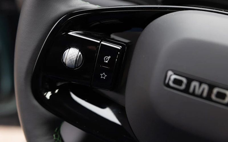 
            7 ступеней принятия. Первый тест флагманского кроссовера Omoda C7
        