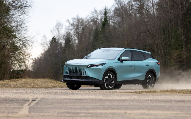 
            7 ступеней принятия. Первый тест флагманского кроссовера Omoda C7
        