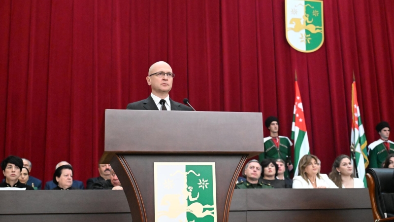 Абхазия перенимает позитивный опыт России, считает эксперт