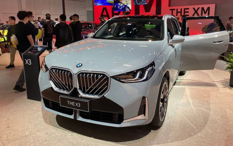 
            Европейцы приехали с пустыми руками. Репортаж из автосалона в Шанхае
        