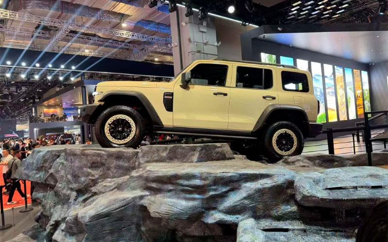 Haval и Tank представили новые внедорожники. Онлайн с Шанхая-2025