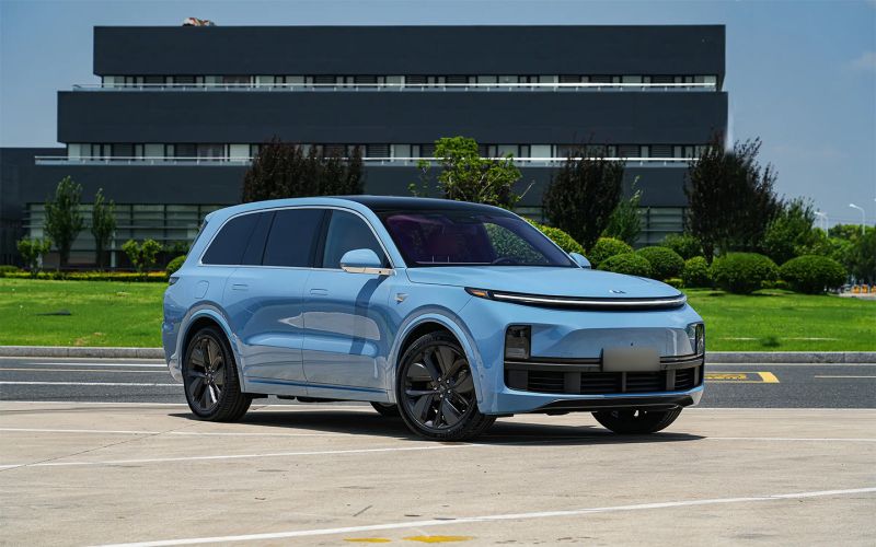 
            «Икс 2». Сколько стоят попавшие под налог на роскошь «китайцы» в КНР
        