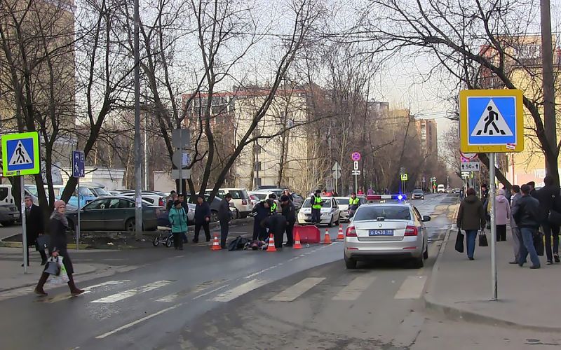 
            Какой штраф грозит за непропуск пешехода в 2025 году
        