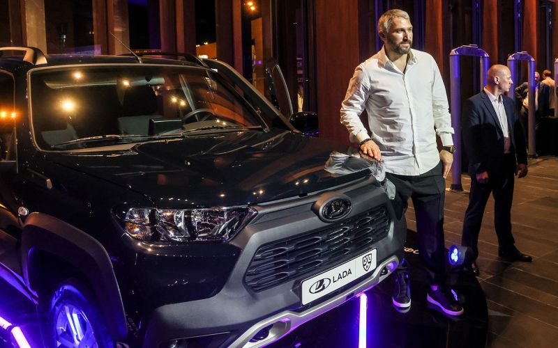 Машины Александра Овечкина: на чем ездит хоккеист, побивший рекорд в НХЛ