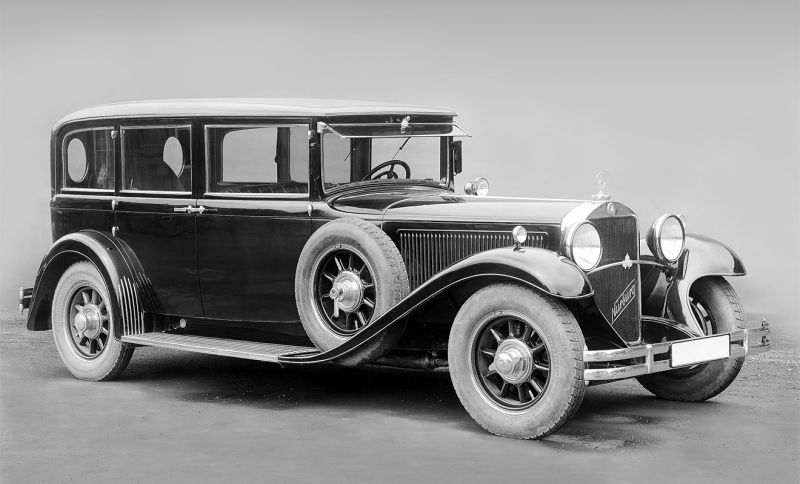 
            Машины Папы Римского: на чем ездил Папа Франциск и другие понтифики
        