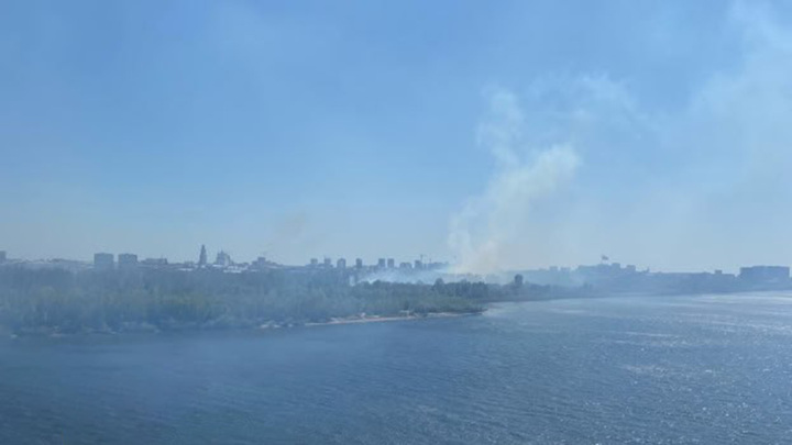 МЧС: потушен пожар на острове Городском в Астрахани - Новости на Вести.ru