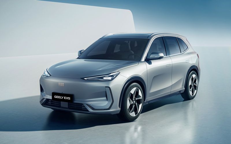 
            От Lada Iskra до новых внедорожников. Какие автомобили купить в апреле
        