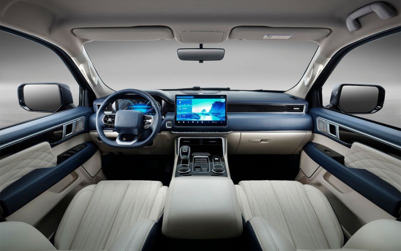 
            От Lada Iskra до новых внедорожников. Какие автомобили купить в апреле
        