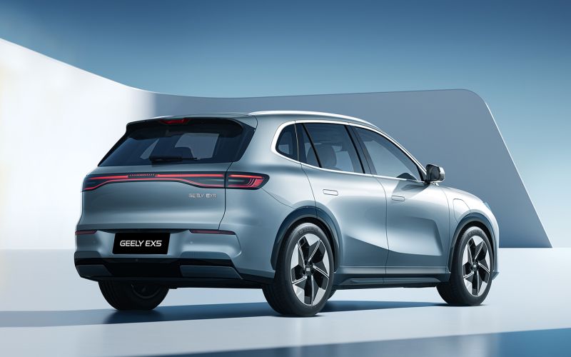 
            От Lada Iskra до новых внедорожников. Какие автомобили купить в апреле
        