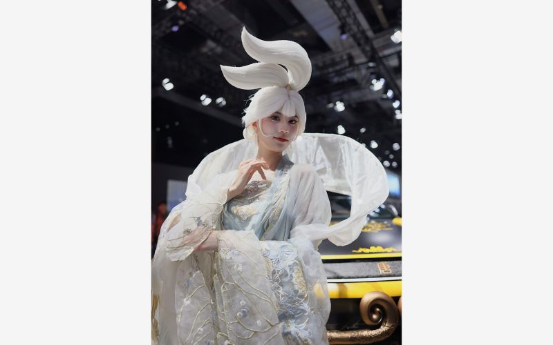 Самые эффектные девушки автосалона в Шанхае 2025. Фоторепортаж