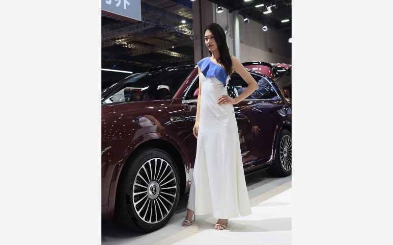 Самые эффектные девушки автосалона в Шанхае 2025. Фоторепортаж