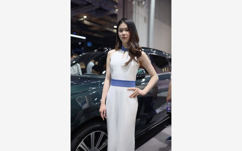 Самые эффектные девушки автосалона в Шанхае 2025. Фоторепортаж