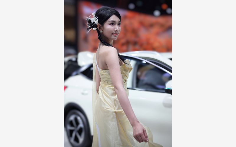 Самые эффектные девушки автосалона в Шанхае 2025. Фоторепортаж