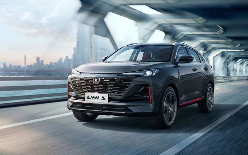 
            Скидки до ₽1,6 млн. Как дилеры пытаются избавиться от китайских машин
        