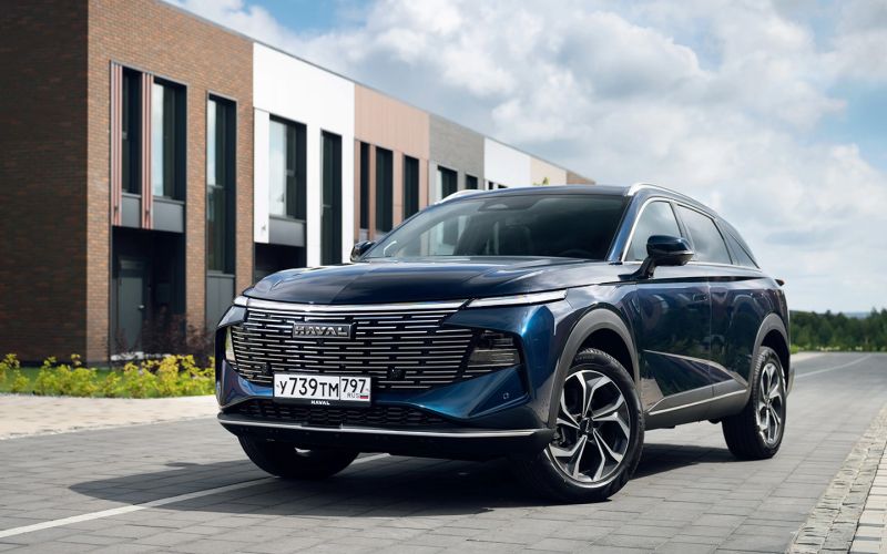 
            Скидки до ₽1,6 млн. Как дилеры пытаются избавиться от китайских машин
        