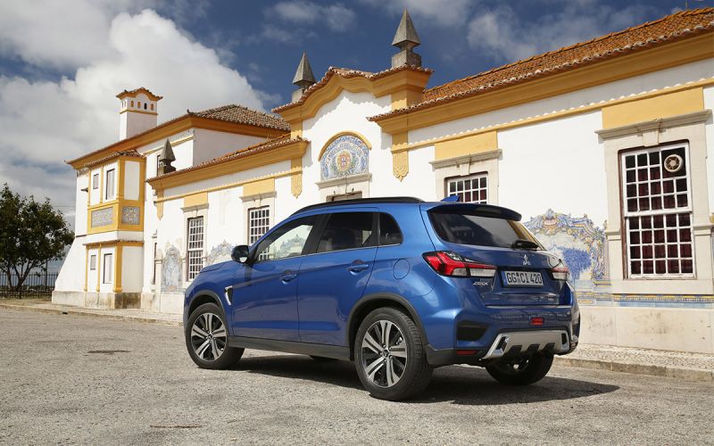 Toyota RAV4 и еще 5 новых зарубежных SUV по цене Geely Monjaro