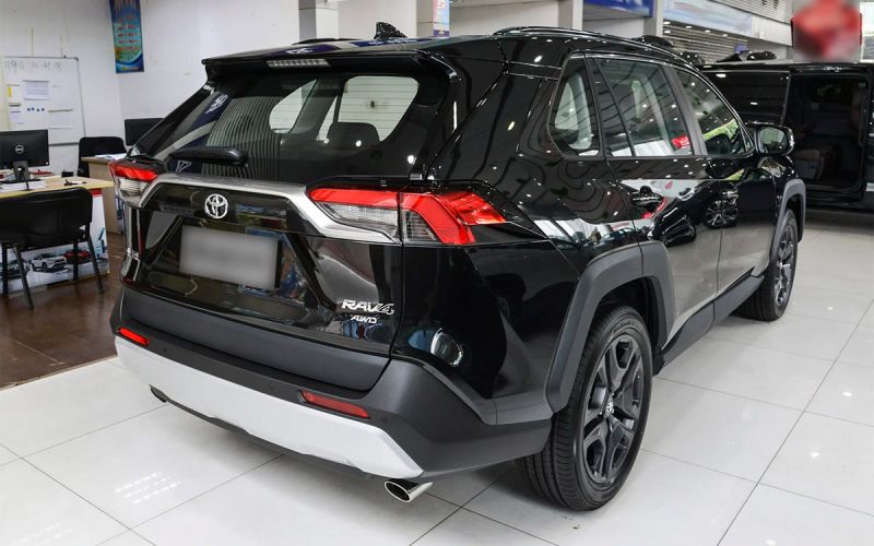 Toyota RAV4 и еще 5 новых зарубежных SUV по цене Geely Monjaro