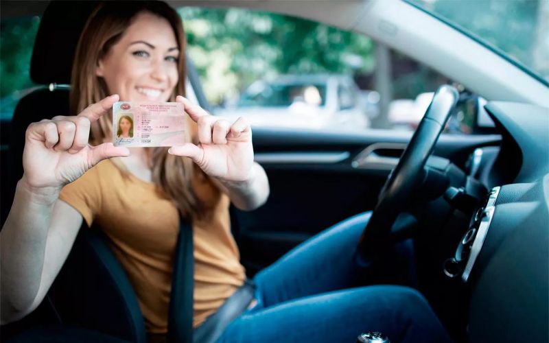 
            Запуск Niva Sport, крах авторынка и массовая замена прав: итоги недели
        