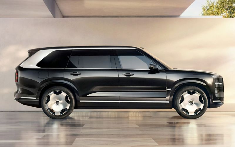 
            Zeekr представил флагманский кроссовер 9X
        