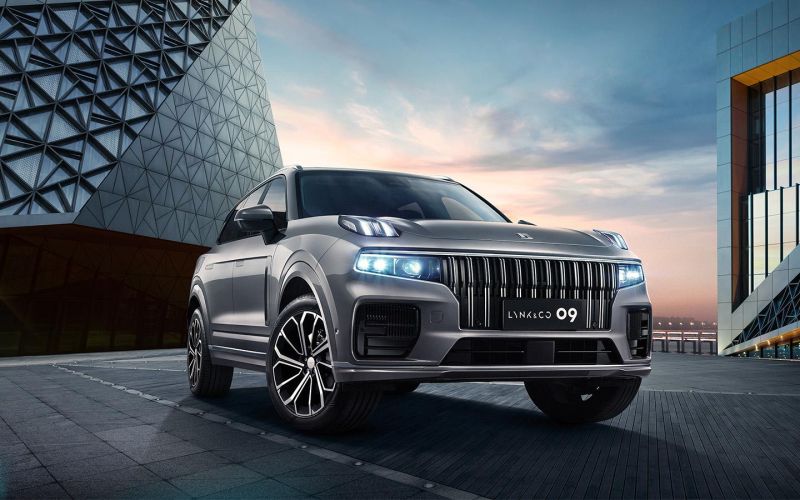 09 или 001? В России официально появится флагманский кроссовер Lynk & Co