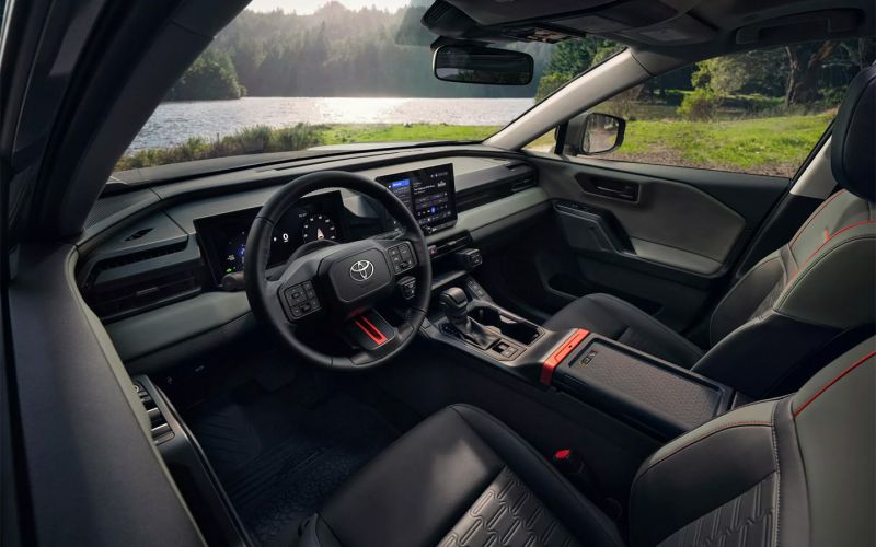 4 вопроса к Toyota RAV4 нового поколения. Первый обзор