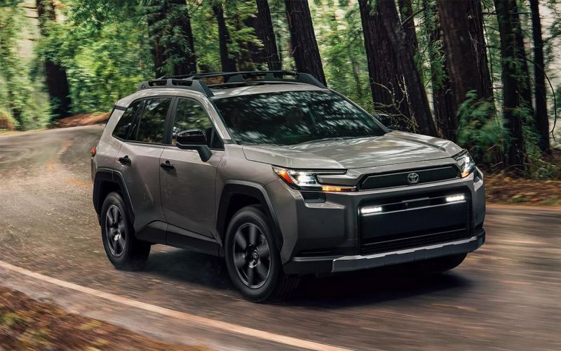 4 вопроса к Toyota RAV4 нового поколения. Первый обзор