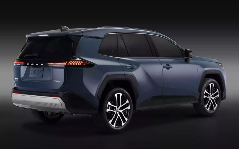 4 вопроса к Toyota RAV4 нового поколения. Первый обзор