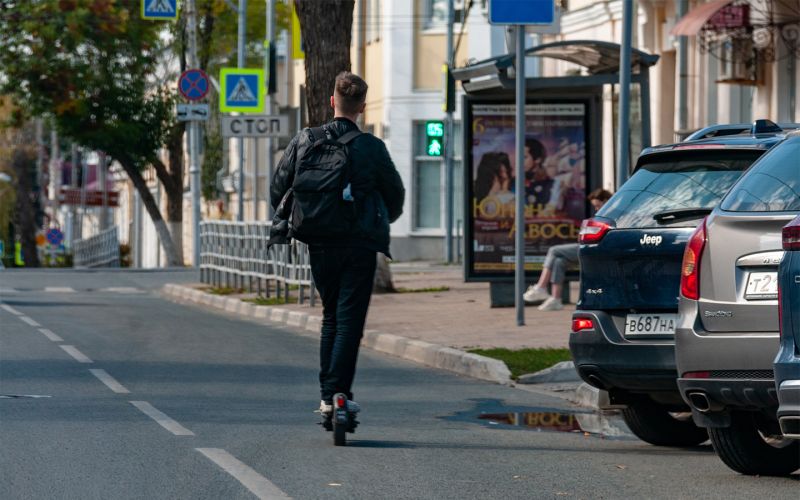 Что делать и куда жаловаться, если вас сбил электросамокат