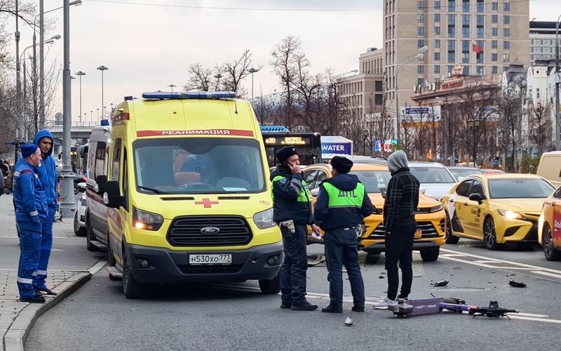 Что делать и куда жаловаться, если вас сбил электросамокат