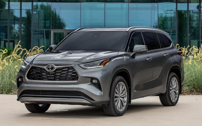 Эти премиальные внедорожники скоро появятся у дилеров. Топ-5 моделей