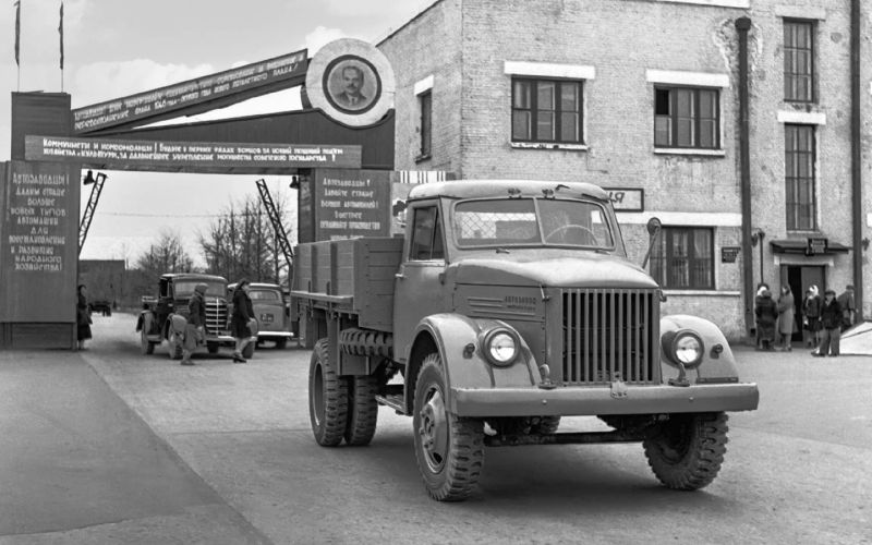 На чем ездили в СССР после войны. Топ-6 легендарных автомобилей