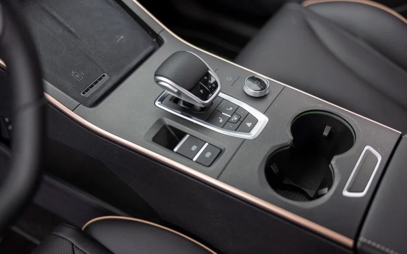 
            Почувствуй себя моложе. Сравнительный тест Omoda C5 и GAC GS3
        