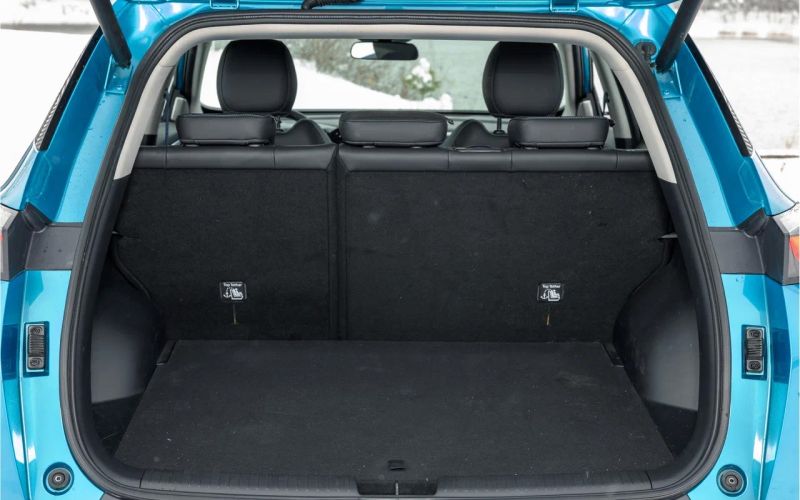 
            Почувствуй себя моложе. Сравнительный тест Omoda C5 и GAC GS3
        