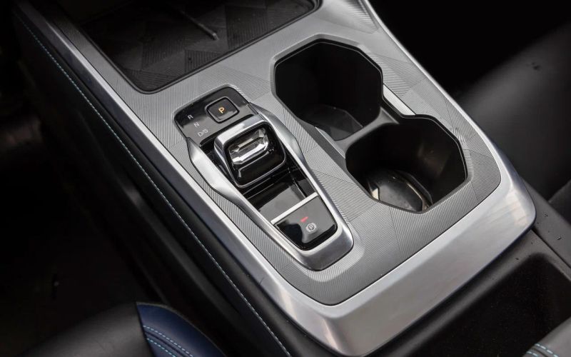 
            Почувствуй себя моложе. Сравнительный тест Omoda C5 и GAC GS3
        