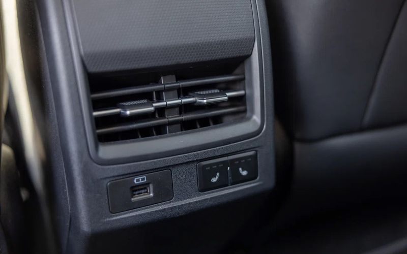 
            Почувствуй себя моложе. Сравнительный тест Omoda C5 и GAC GS3
        