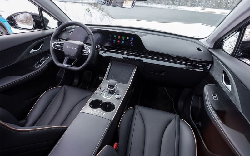 
            Почувствуй себя моложе. Сравнительный тест Omoda C5 и GAC GS3
        