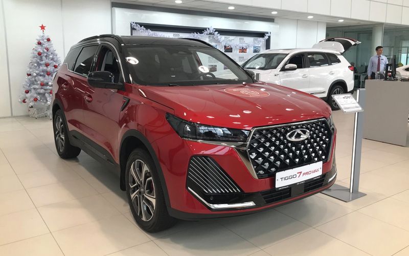 Россияне вернулись в автосалоны. Топ-5 самых популярных кроссоверов