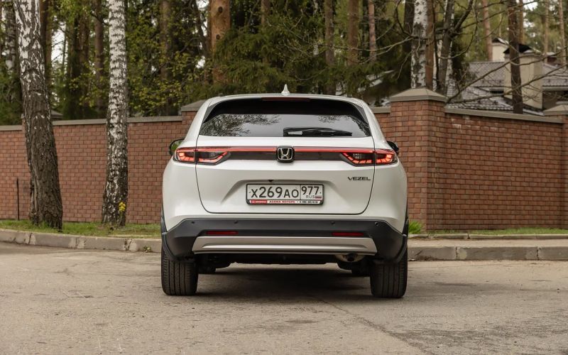 С возвращением, HR-V! Тест Honda Vezel с ретроходовой и гарантией 3 года