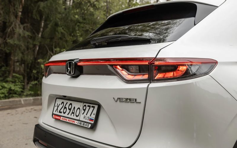 С возвращением, HR-V! Тест Honda Vezel с ретроходовой и гарантией 3 года