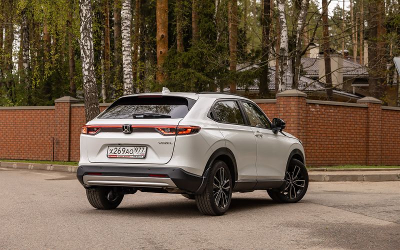 С возвращением, HR-V! Тест Honda Vezel с ретроходовой и гарантией 3 года