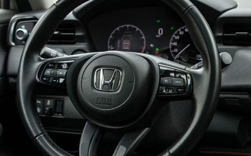С возвращением, HR-V! Тест Honda Vezel с ретроходовой и гарантией 3 года
