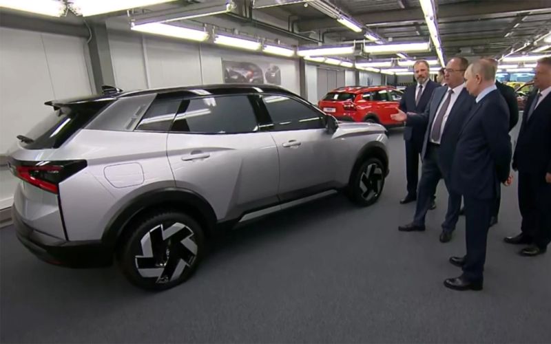 «У японцев дизайн хуже». Как иностранцы оценили новый кроссовер Lada