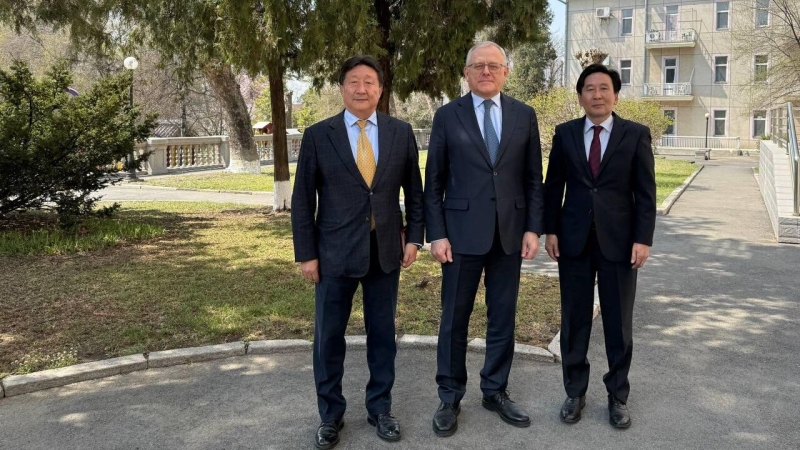 Ушаков анонсировал встречу Путина с президентом Монголии