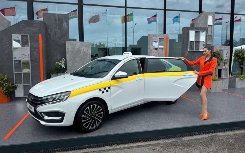 
            Цена Lada Azimut, новые платные парковки и уголовка за ДТП. Итоги недели
        